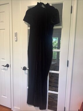 ALICE + OLIVIA NWT Elegant Black Velvet jumpsuit with High Neck